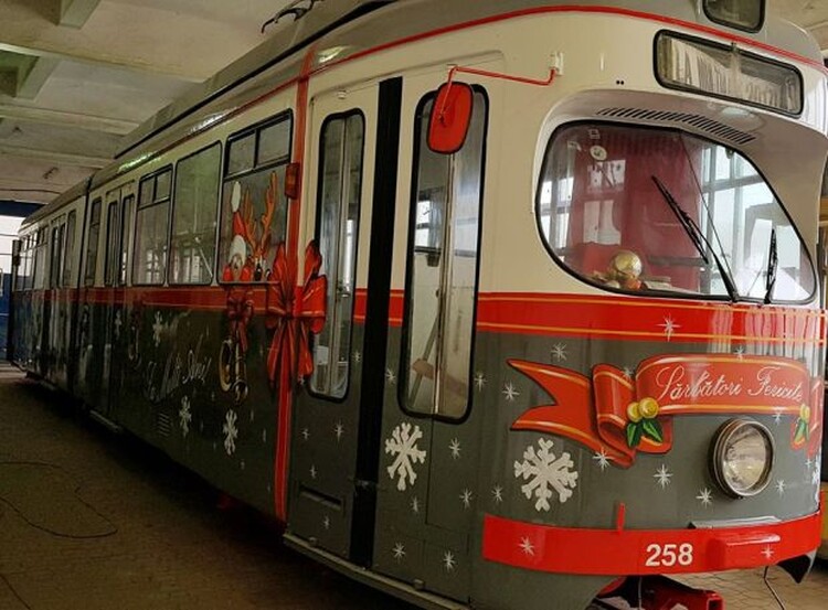 <em>Hír szerkesztése</em> Forgalomba áll a Mikulás-villamos