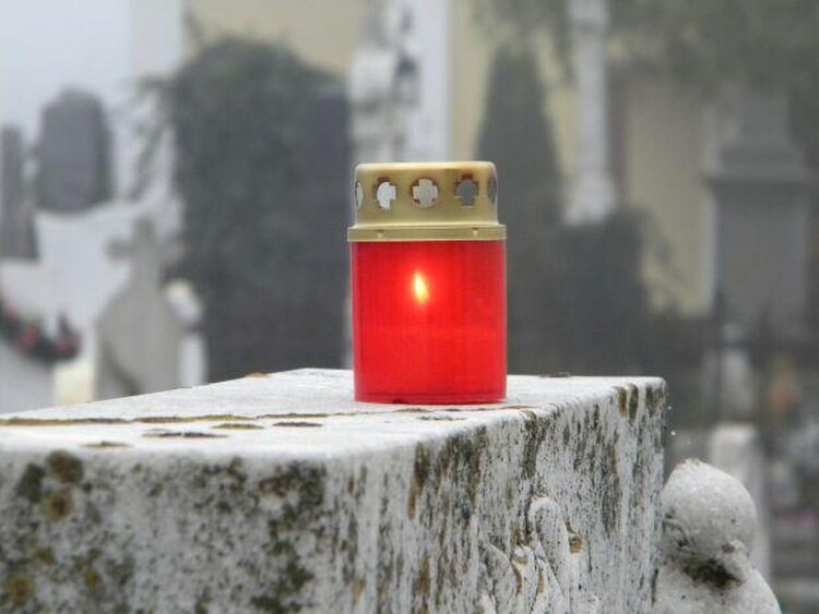 <em>Hír szerkesztése</em> A járványügyi szabályok betartásával látogathatók a temetők halottak napján