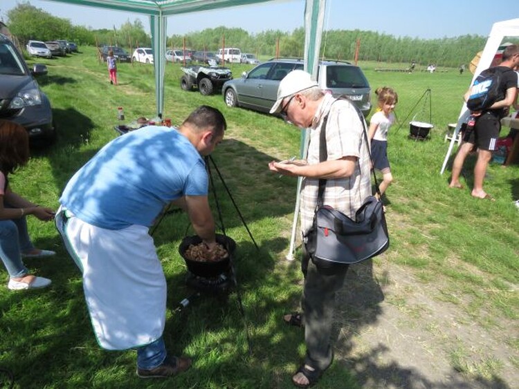 <em>Hír szerkesztése</em> Óteleken főztek betyárbográcsost a kisjenői MINTÁ-sok