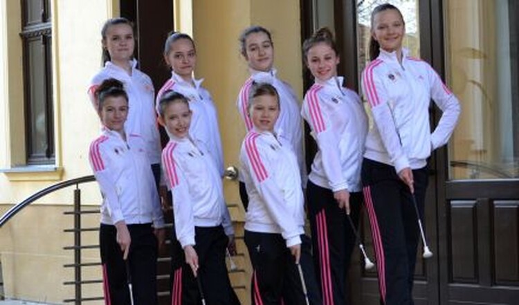 <em>Hír szerkesztése</em> Mazsorett-vb-n szerepelnek a Csiky-sek