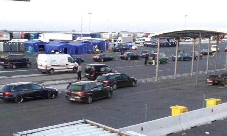 <em>Hír szerkesztése</em> Továbbra is elkülönítőbe küldik a külföldről érkezőket