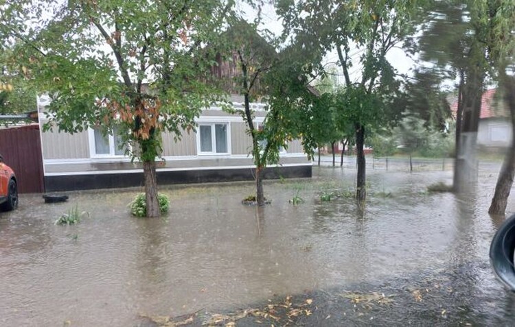 <em>Hír szerkesztése</em> Esővíz okozott gondot Nagylakon