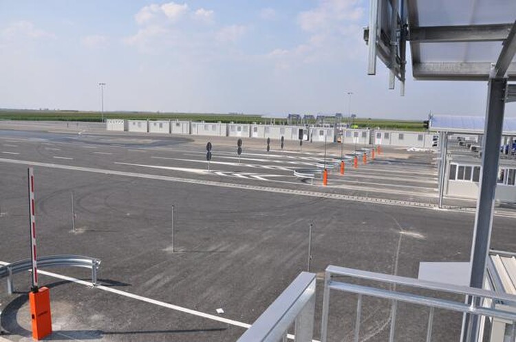 <em>Hír szerkesztése</em> Lezárták Magyarország határait a személyforgalom előtt