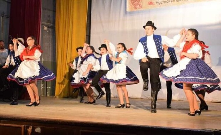 <em>Hír szerkesztése</em> Talpalávaló!