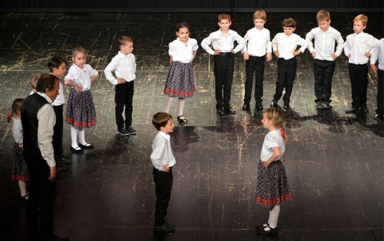 <em>Hír szerkesztése</em> „Ide lábam, ne tova…”