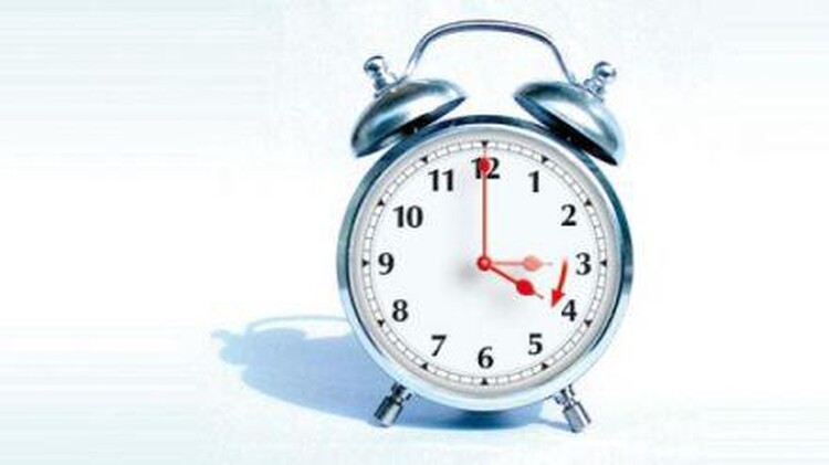 <em>Hír szerkesztése</em> Vasárnap kezdődik a nyári időszámítás