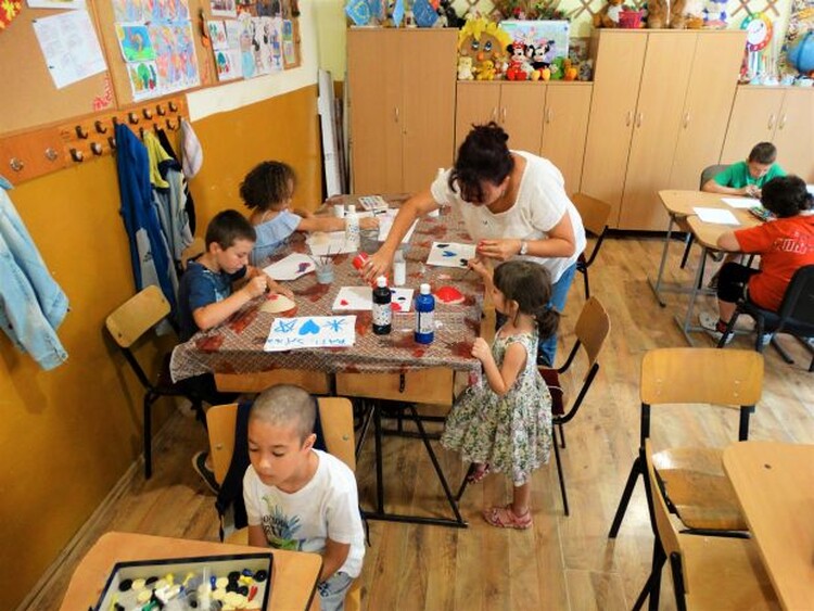 <em>Hír szerkesztése</em> Javában tart a nyári játszóház