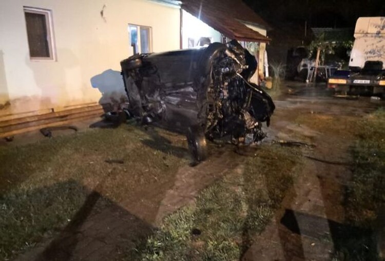 <em>Hír szerkesztése</em> Halálos baleset Odvason: háznak csapódott egy autó