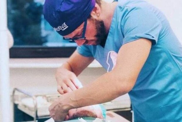 <em>Hír szerkesztése</em> Kürtösön szállították le a vonatról az olasz álsebészt