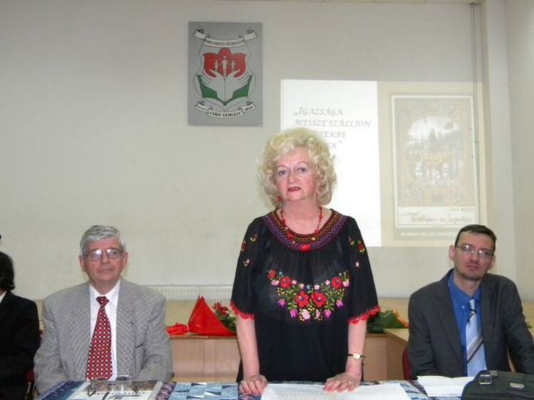 <em>Hír szerkesztése</em> Bemutatták Olasz Angéla hon- és nemzetismereti könyvét [AUDIÓ]