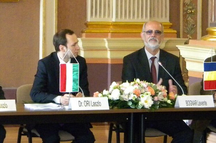 <em>Hír szerkesztése</em> Nemzetpolitikai küldetés az aradi magyarokkal való kapcsolattartás [AUDIÓ]