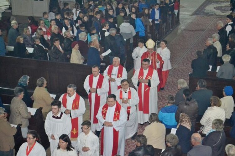 <em>Hír szerkesztése</em> Kétnapos főpásztori látogatás Pécskán