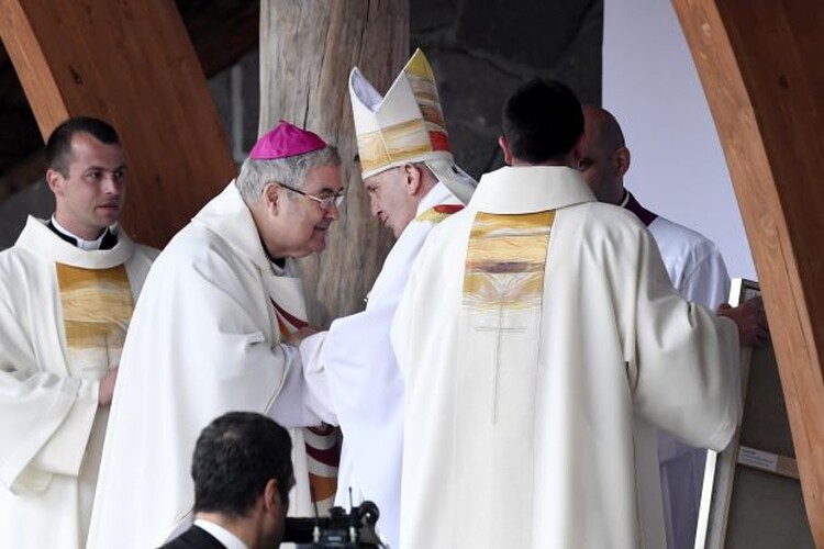 <em>Hír szerkesztése</em> Ferenc pápa: a csíksomlyói zarándoklat Erdély öröksége