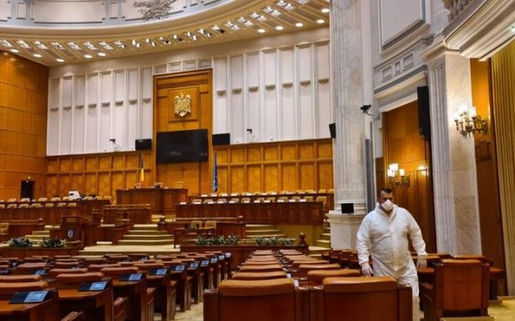 <em>Hír szerkesztése</em> Házi karanténba kerül a kormány és a kormánypárt vezetése