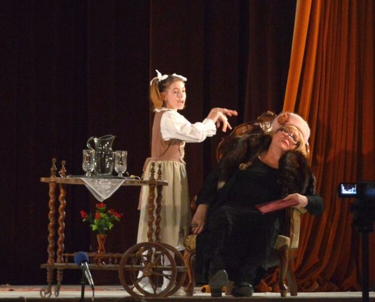 <em>Hír szerkesztése</em> Kabaréval gyűjtöttek a magyar ház javára Pécskán