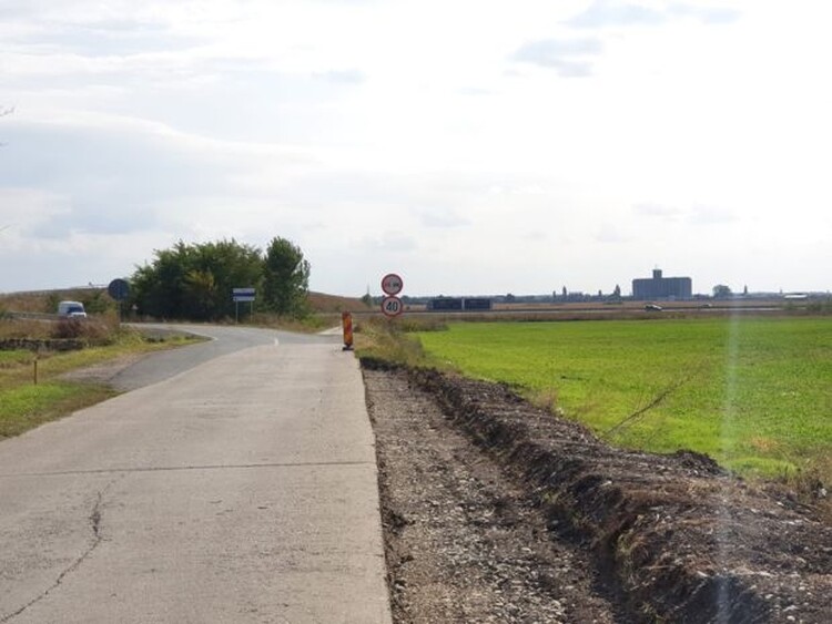 <em>Hír szerkesztése</em> Megkezdték a Pécska–Tornya út javítását