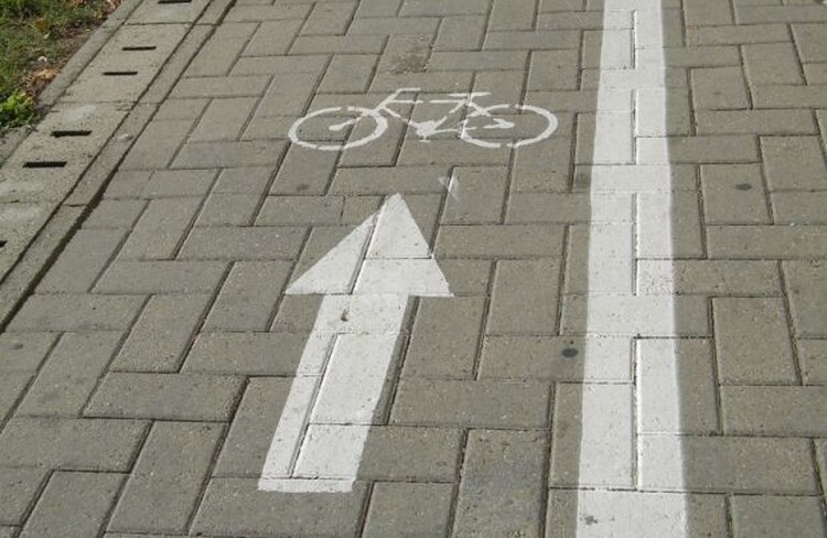 <em>Hír szerkesztése</em> Kerékpárút, elektromos töltőállomás és buszmegálló épül Sofronyán és Szentpálon