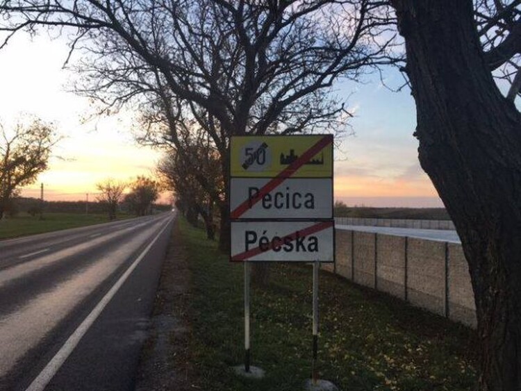 <em>Hír szerkesztése</em> Visszakerültek a pécskai magyar helységnévtáblák