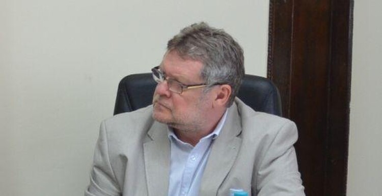 <em>Hír szerkesztése</em> Megint iskolaigazgatókat keresnek