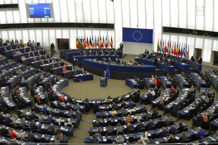 <em>Hír szerkesztése</em> Gyakornokként Európa fővárosában [AUDIÓ]