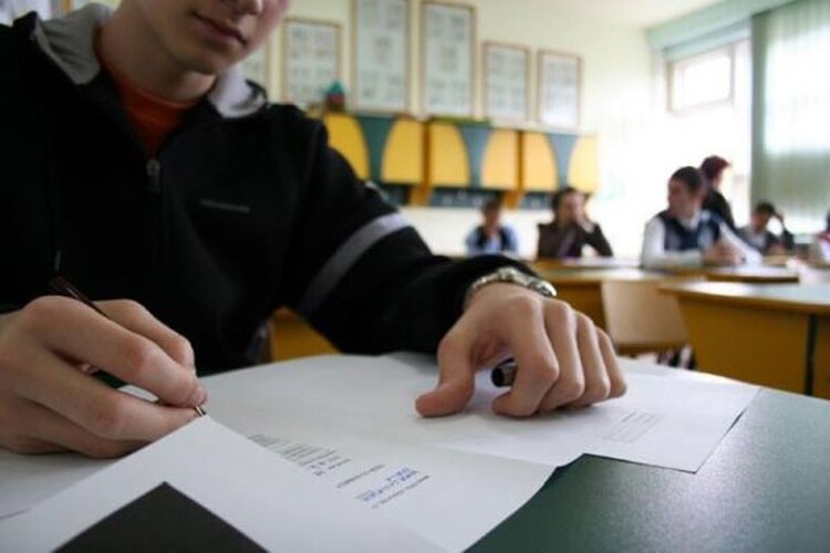 <em>Hír szerkesztése</em> Megizzadtak matekból a próba-kisérettségizők