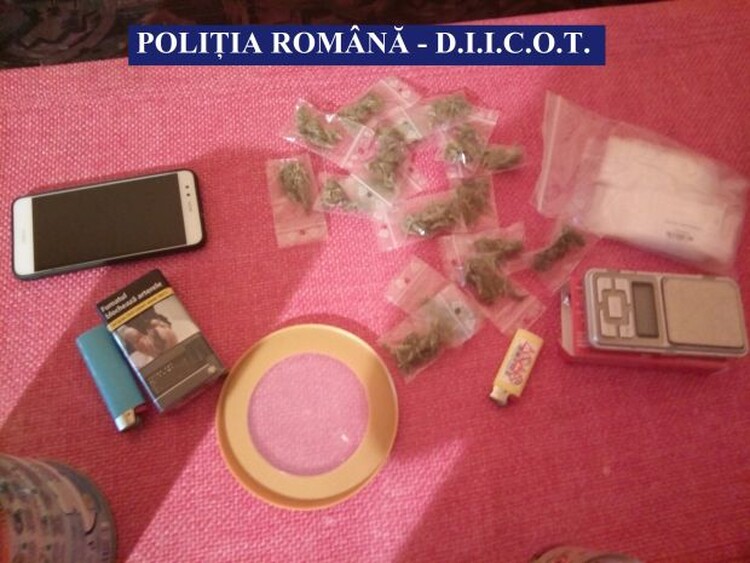 <em>Hír szerkesztése</em> Drogkereskedőkre csaptak le az aradi rendőrök