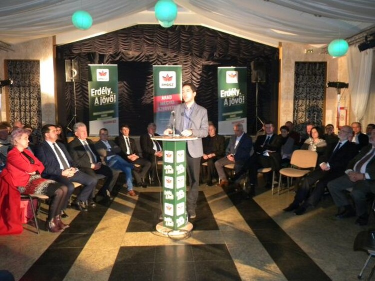 <em>Hír szerkesztése</em> Kampányindító Aradon