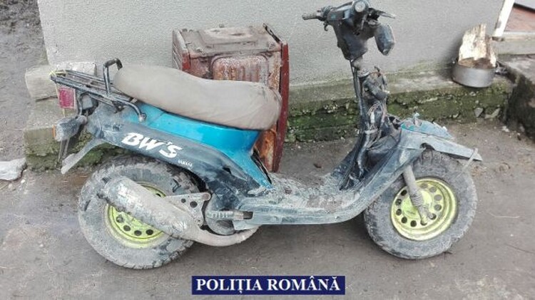 <em>Hír szerkesztése</em> Jogsi nélkül vezette a lopott robogót