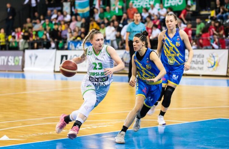 <em>Hír szerkesztése</em> Nem sikerült a bravúr az aradi női kosárlabdacsapatnak