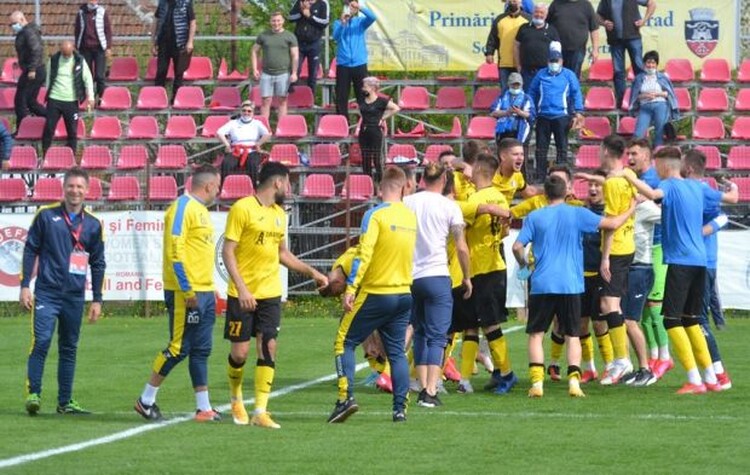 <em>Hír szerkesztése</em> Szembe kerülhet a két Arad megyei csapat a 2. Ligába jutásért