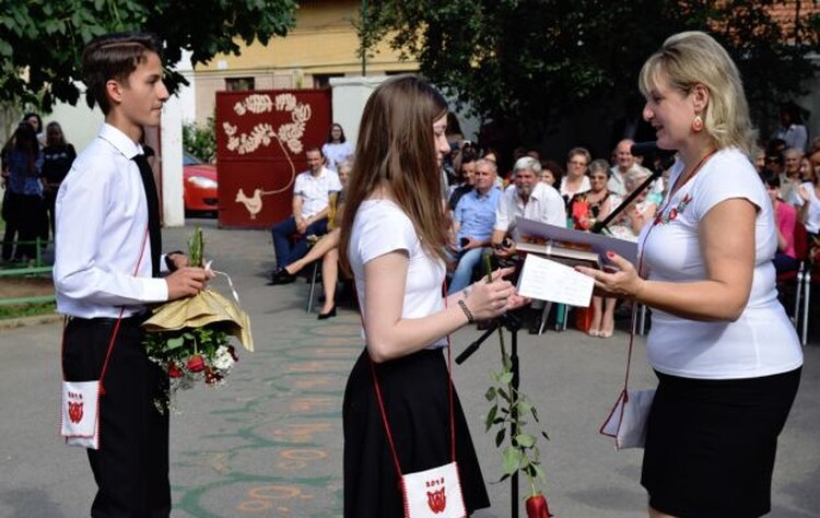 <em>Hír szerkesztése</em> „Nagy felelősség a Csiky igazgatójának lenni” [AUDIÓ]