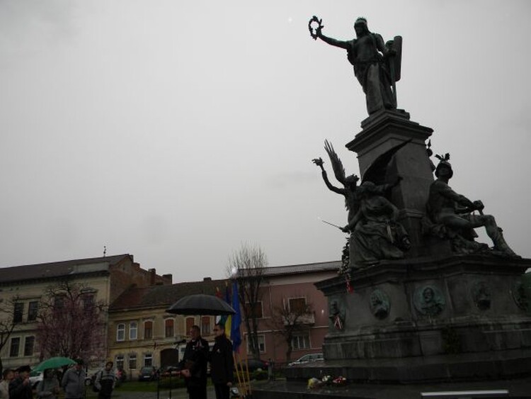 <em>Hír szerkesztése</em> Az összmagyarság figyelme a Szabadság-szoborra fókuszál [AUDIÓ]