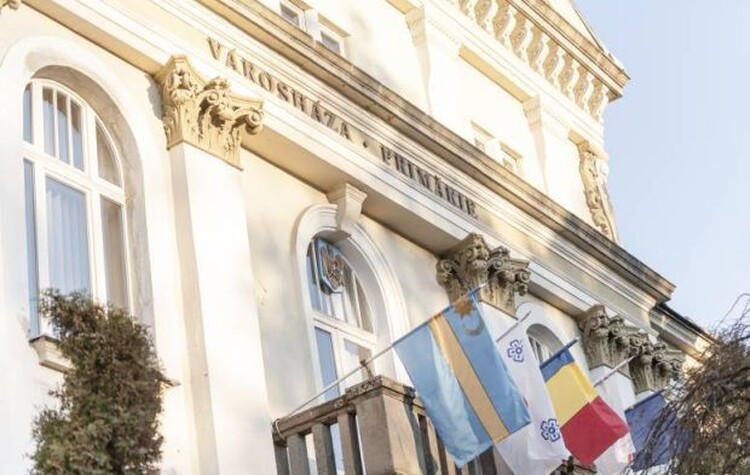 <em>Hír szerkesztése</em> Az aradi RMDSZ szolidarizál a székely zászló miatt büntetett elöljárókkal