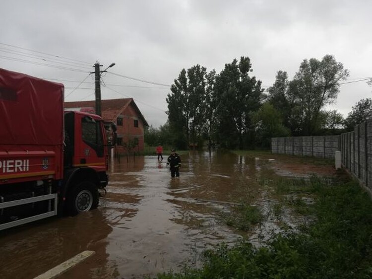 <em>Hír szerkesztése</em> Háztartásokat öntött el a víz Szépfaluban