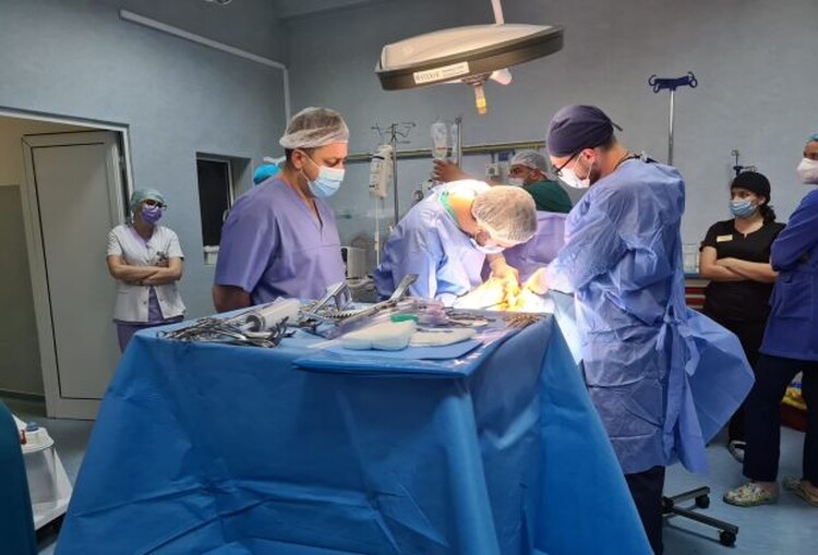 <em>Hír szerkesztése</em> Első ízben műtötték ki egy szervdonor szívét Aradon