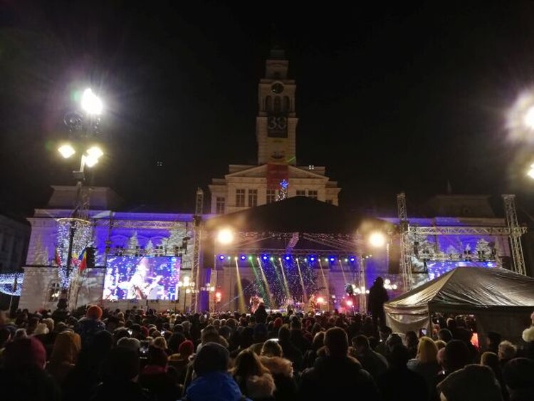 <em>Hír szerkesztése</em> Így lépett át Arad az új évbe