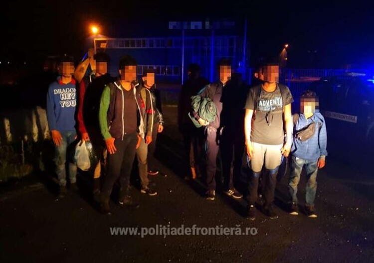 <em>Hír szerkesztése</em> Közel két tucat határsértőt fogtak el a rendőrök