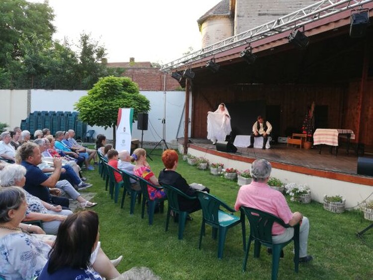 <em>Hír szerkesztése</em> Aradon állomásozott a Szórvány Kulturális Karaván [AUDIÓ]