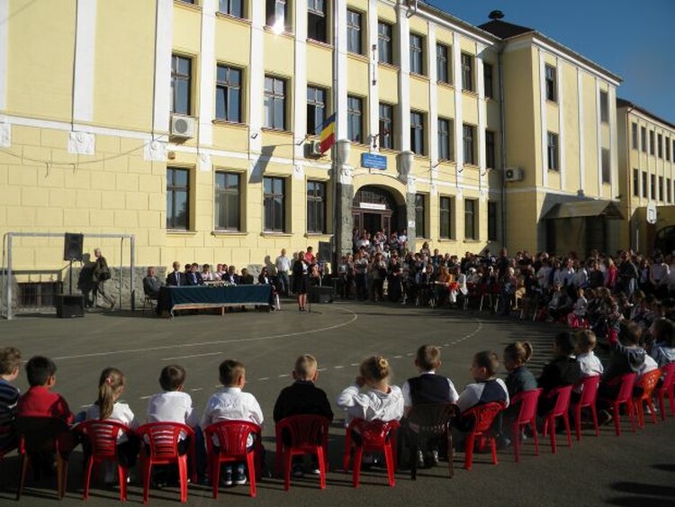 <em>Hír szerkesztése</em> Szeptember 9-én kezdődik a tanítás