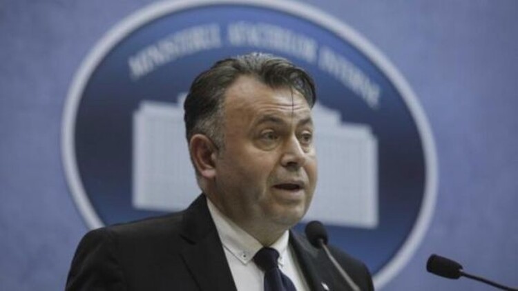 <em>Hír szerkesztése</em> Fertőző gócpontnak nevezte Aradot az egészségügyi miniszter