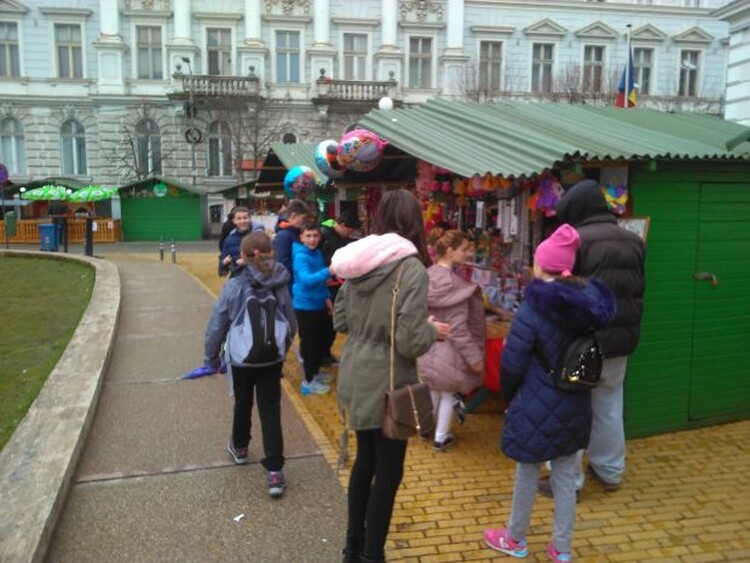 <em>Hír szerkesztése</em> Húsvéti vásár a városháza előtt