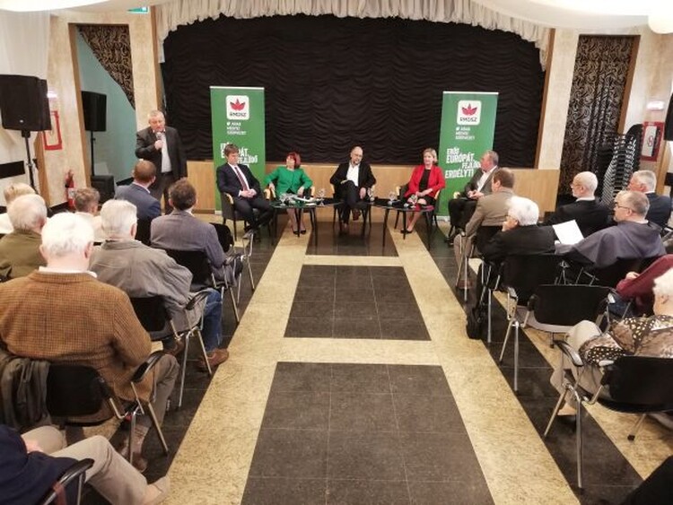 <em>Hír szerkesztése</em> Bemutatták az RMDSZ programját az EP-képviselőjelöltek