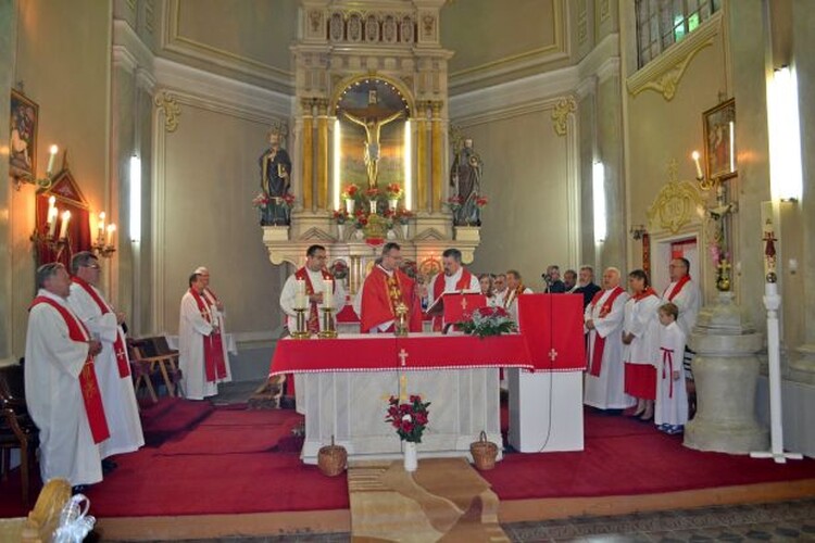 <em>Hír szerkesztése</em> Tornyai búcsú: „Megmaradni reményben, a keresztbe kapaszkodva”