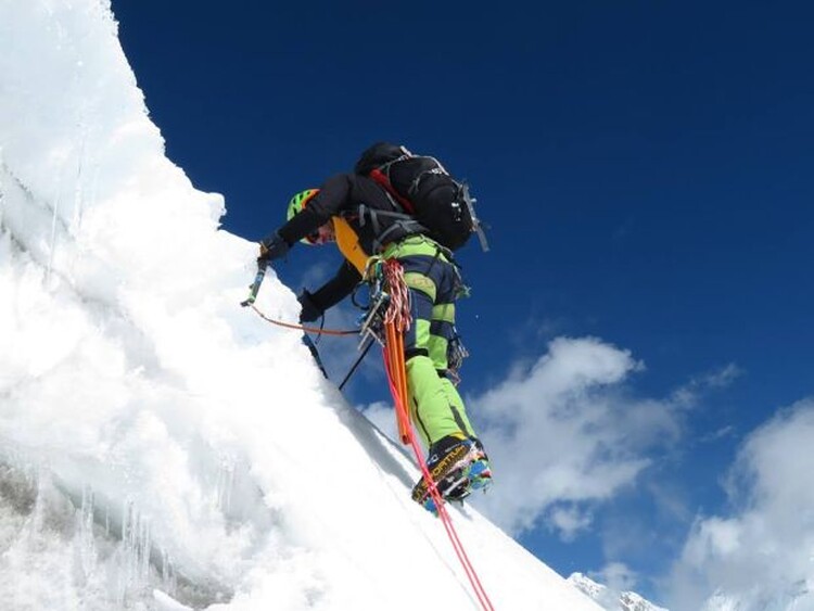 <em>Hír szerkesztése</em> Sikeres volt Török Zsolték Pumori-expedíciója