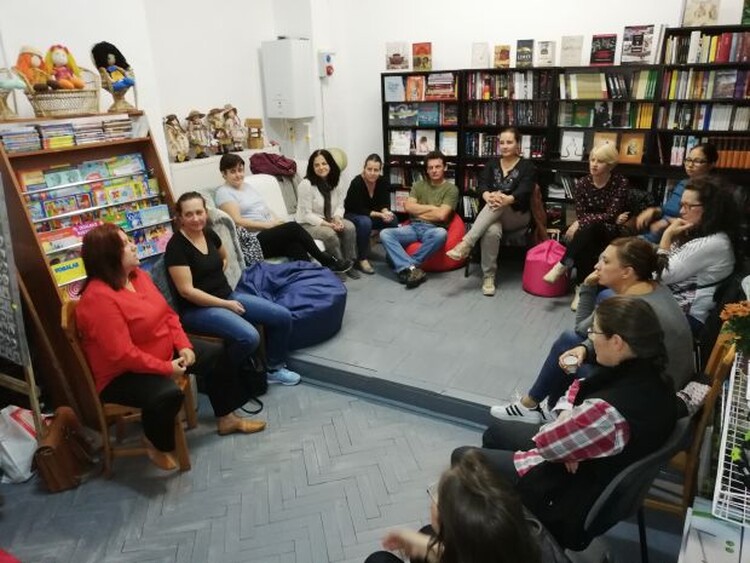 <em>Hír szerkesztése</em> Könyvklubként nyílt újra a Tulipán [AUDIÓ]