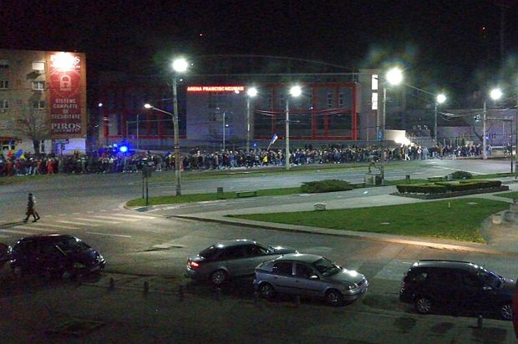 <em>Hír szerkesztése</em> Hétfő este is tüntettek a járványügyi intézkedések ellen [VIDEO]