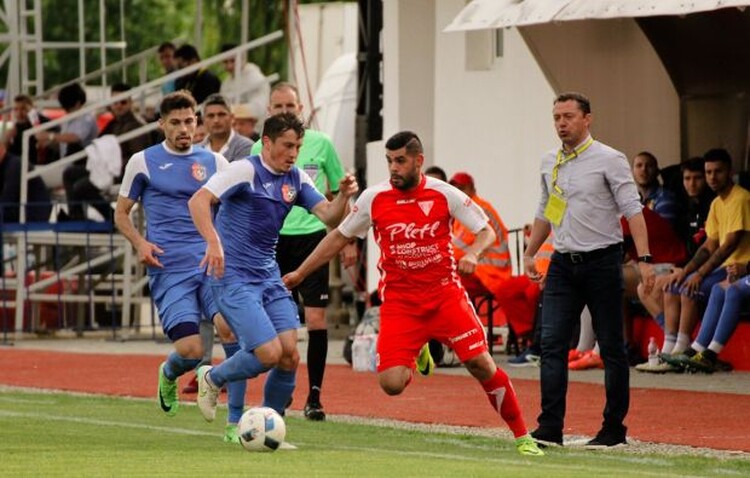 <em>Hír szerkesztése</em> Világoson sötét: kikapott az UTA