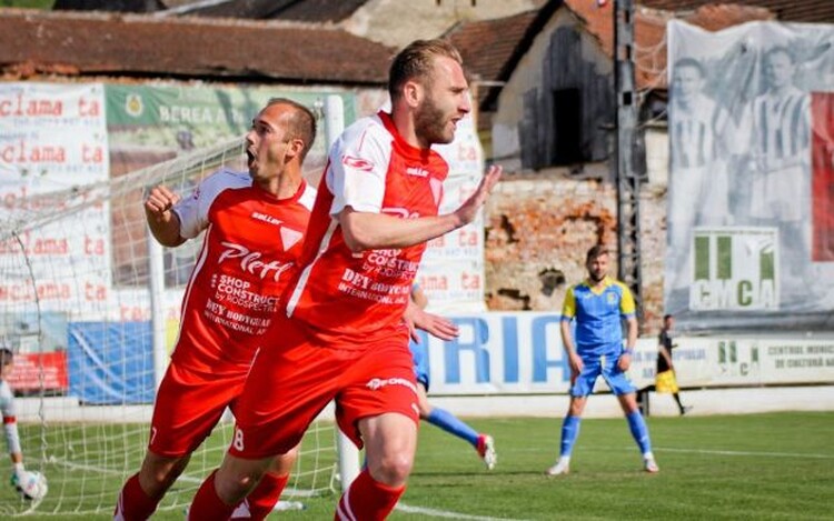 <em>Hír szerkesztése</em> Felmosta a padlót ellenfelével az UTA