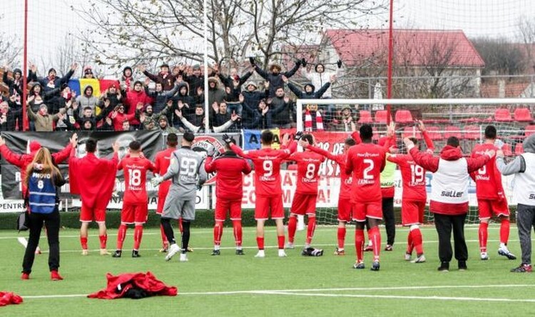 <em>Hír szerkesztése</em> Sima UTA-győzelem a szezonnyitón