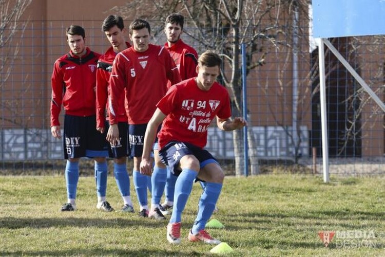 <em>Hír szerkesztése</em> Szegeddel és Békéscsabával is játszik az UTA